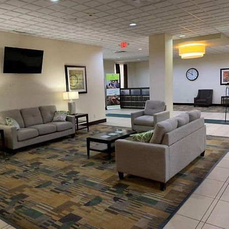 Quality Inn & Suites Downtown Mansfield Eksteriør billede