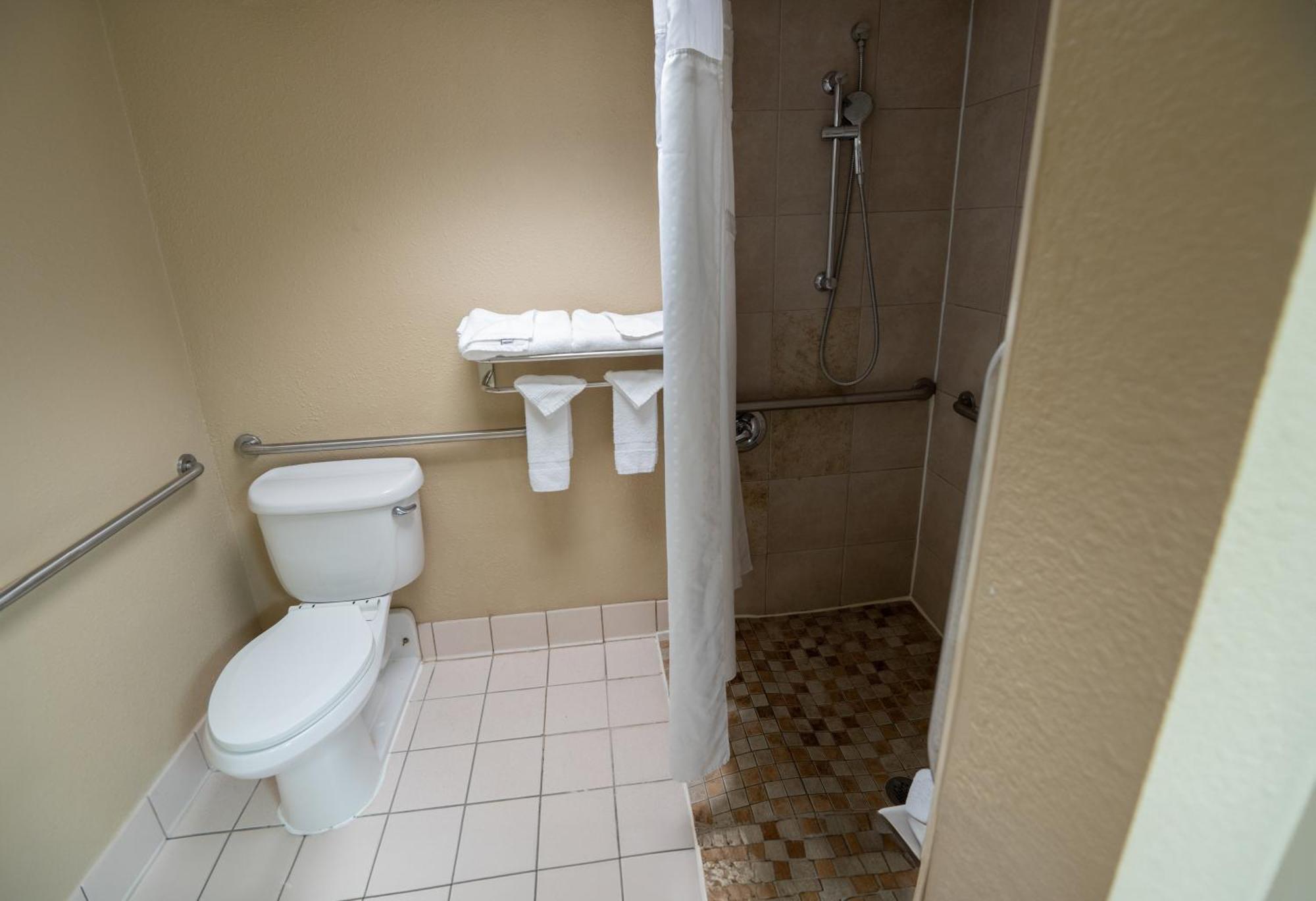Quality Inn & Suites Downtown Mansfield Eksteriør billede