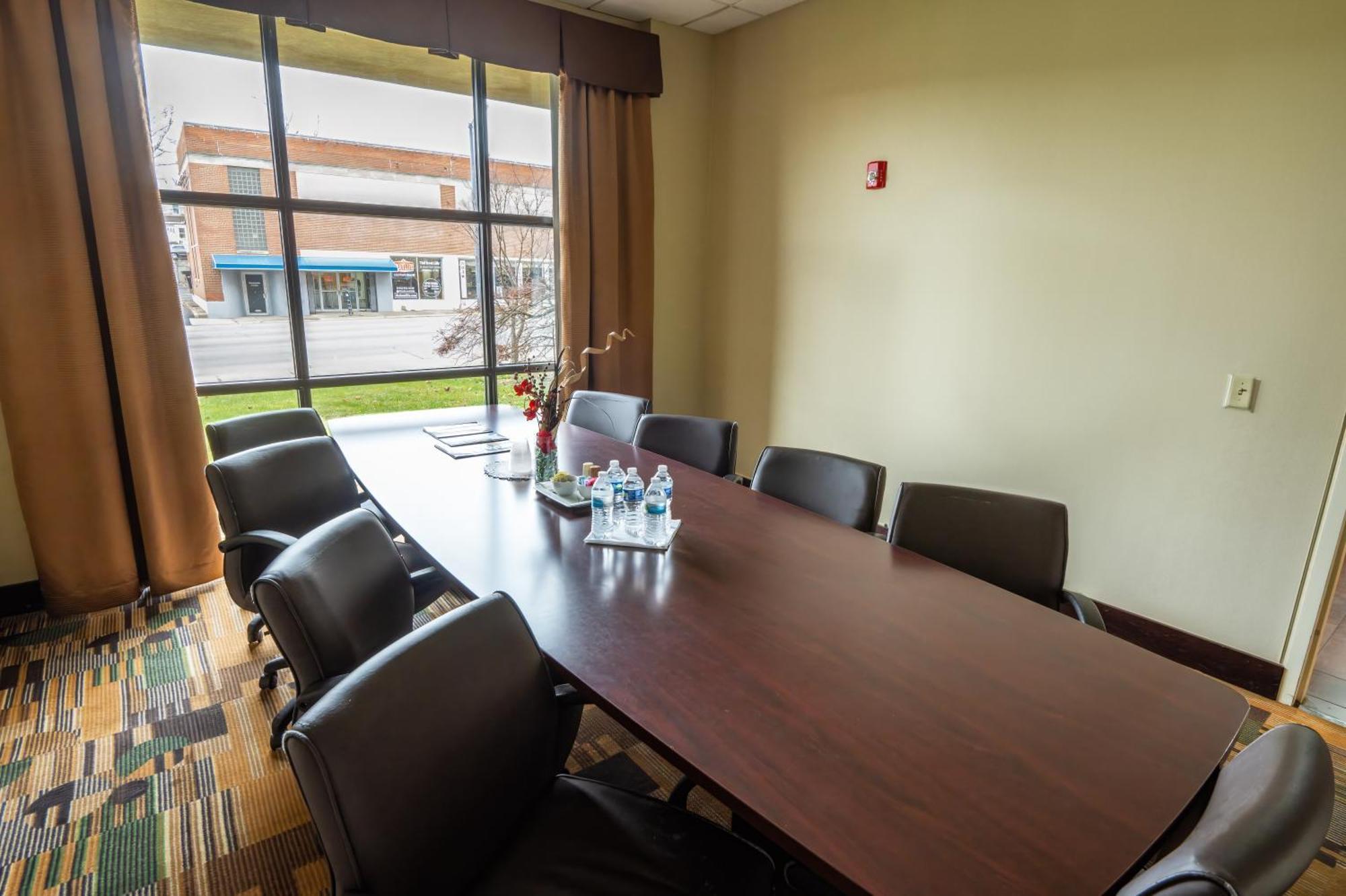 Quality Inn & Suites Downtown Mansfield Eksteriør billede